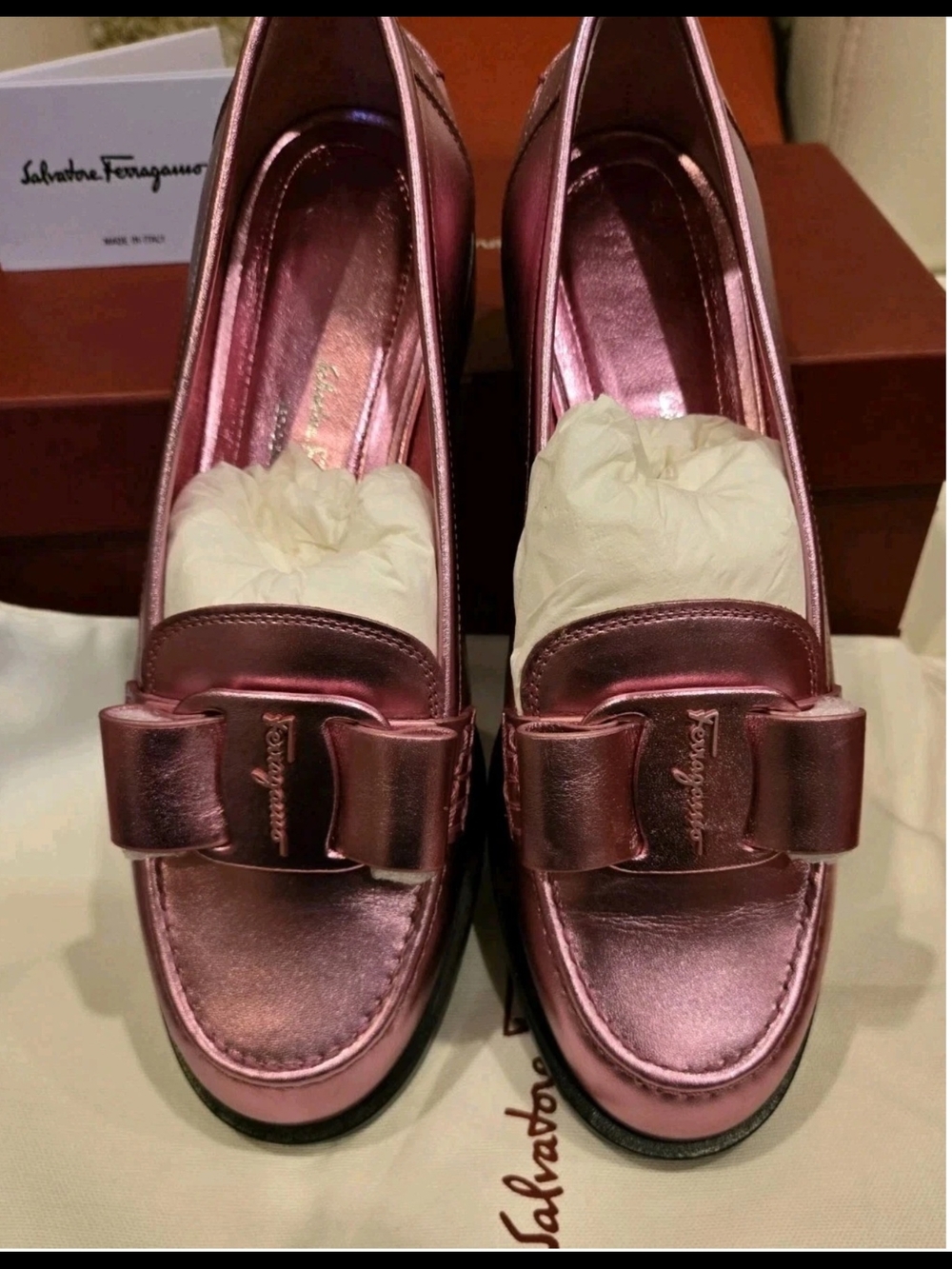 Salvatore Ferragamo Pink Metallic Bow Loafers - Picture 4 of 11
